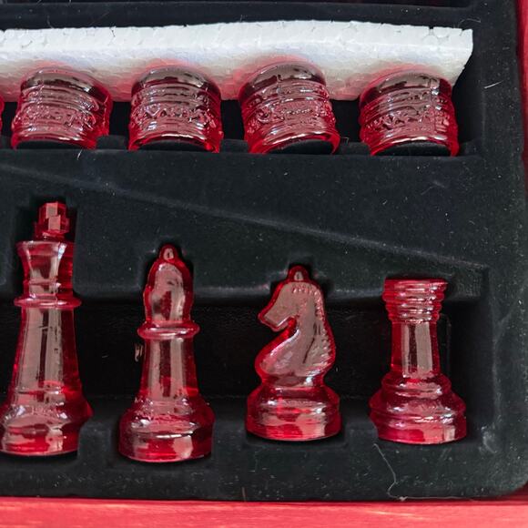 IN-N-OUT Chess Board Glass Complete Set With Box RARE - Picture 8 of 13